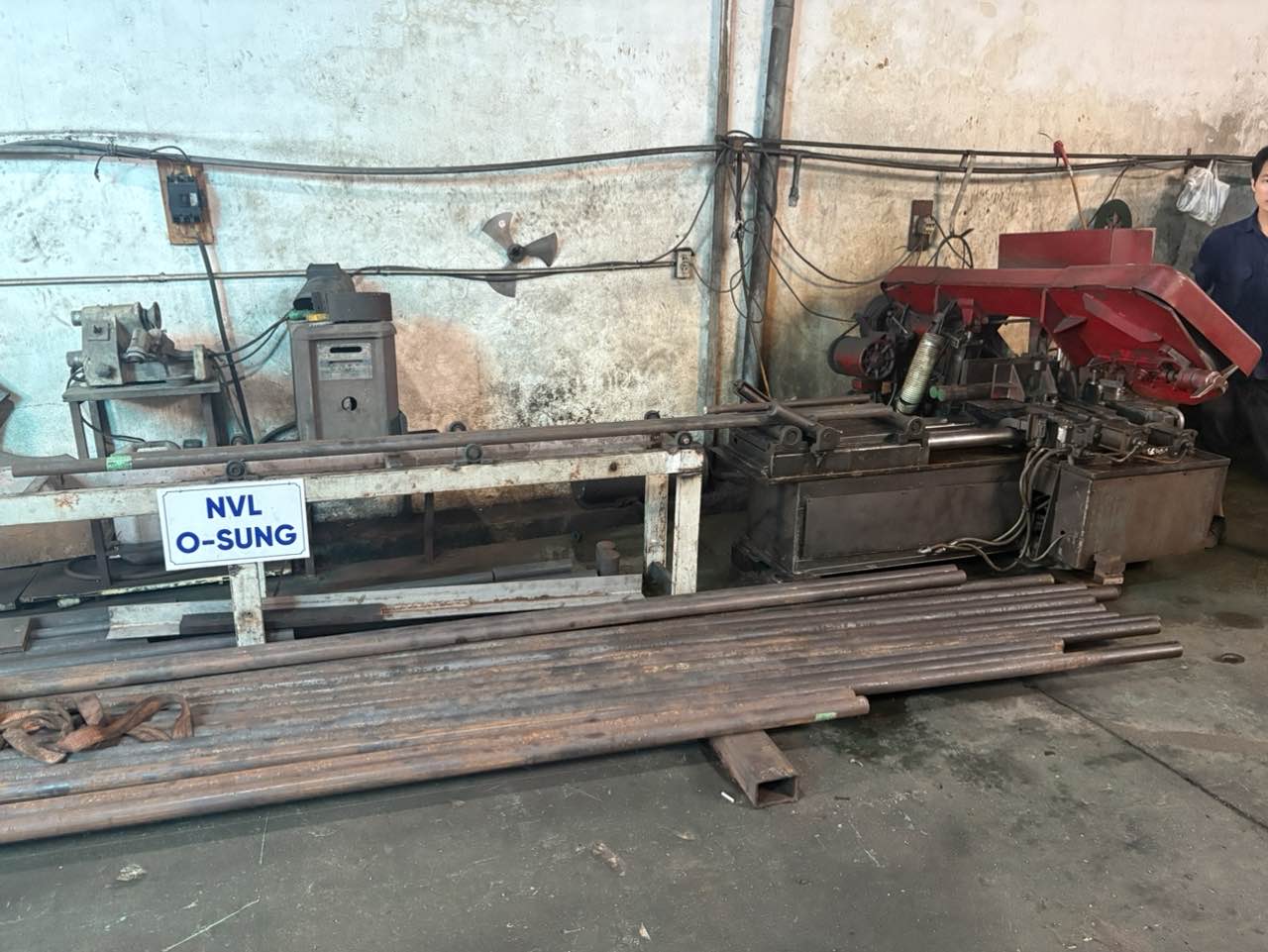 Sawing machine.jpg